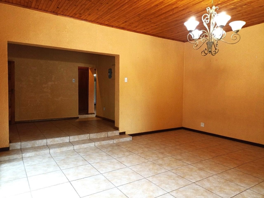 To Let 4 Bedroom Property for Rent in Bodorp North West